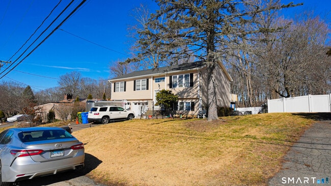 Photo - 76 Hickory Hill Dr