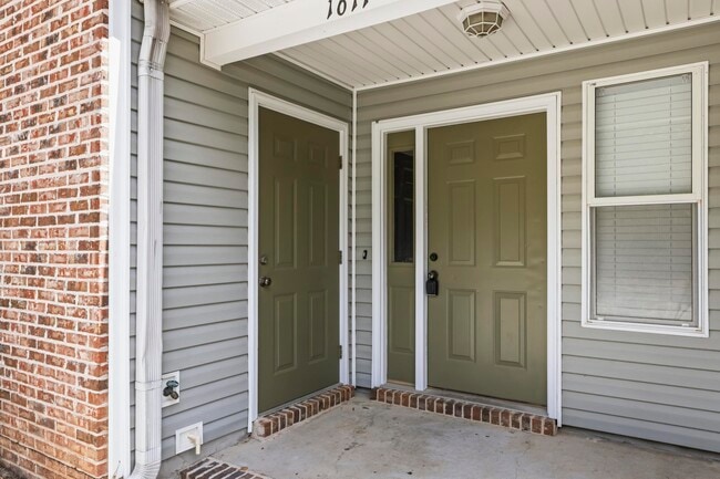 Photo - 1611 Quazar Rd