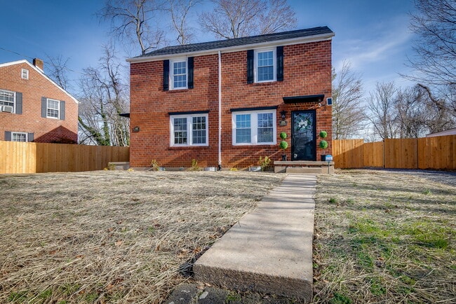 Photo - 195 Seward Ave