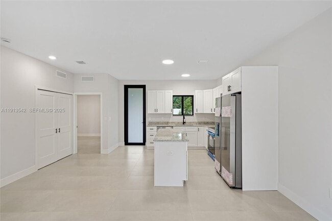 Photo - 4309 E 8th Ct Unidad A