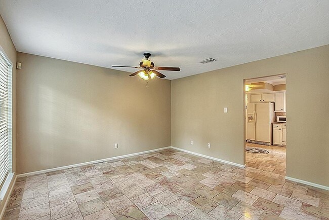 Building Photo - 11 Berryfrost Ln