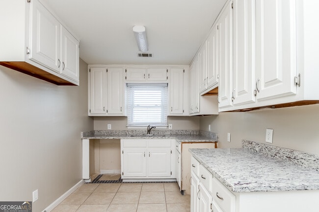 Photo - 1561 Rose Garden Ln