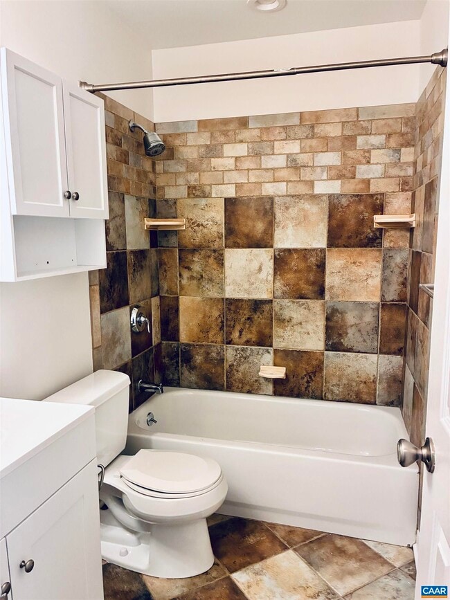 Photo - 210 Saponi Ln