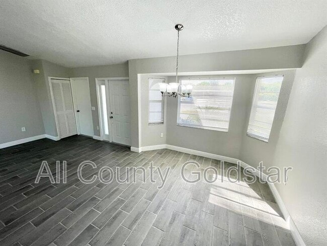 Photo - 19468 Edgewater Dr