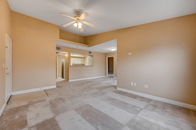 Photo - 8000 W Badura Ave Unidad Badura Ave W. 8000 #2082