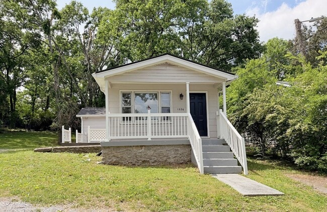 Building Photo - Move-In Ready 3BR Rental with Spacious Yard & Deck