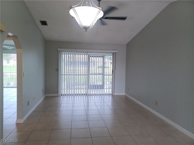 Photo - 913 Gleason Pkwy Unit 1