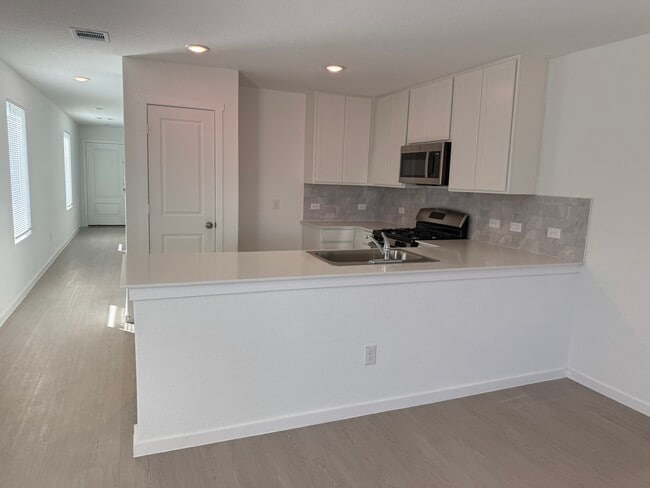 Photo - 5720 Mangas Cir