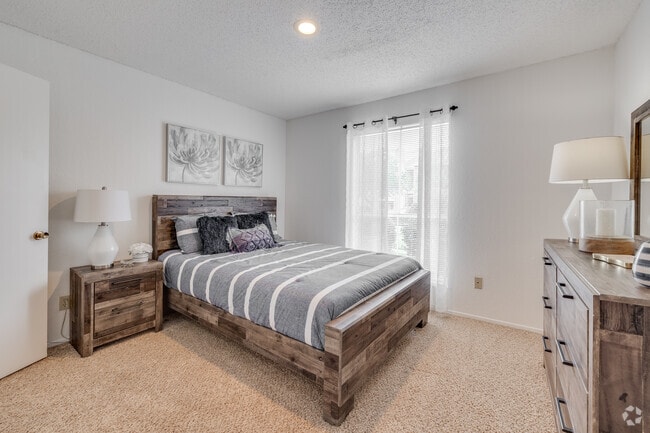 1BR, 1BA - 700SF - Bedroom