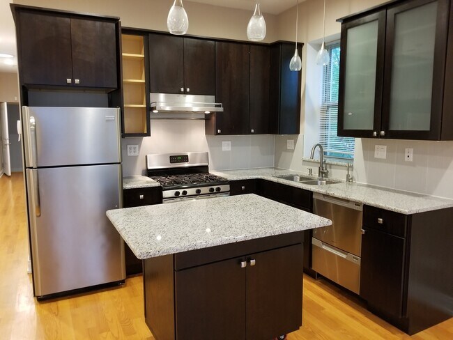 Photo - 2334 W Taylor St