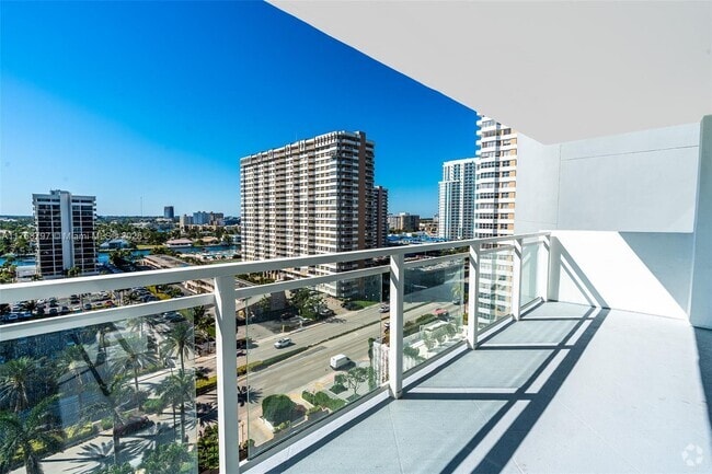 Building Photo - 2030 S Ocean Dr Unit 1127 Rental