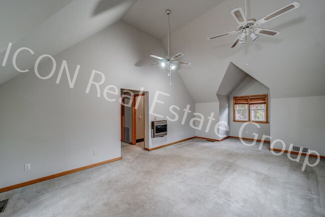 Photo - 1/1.5 home in the country Unit B