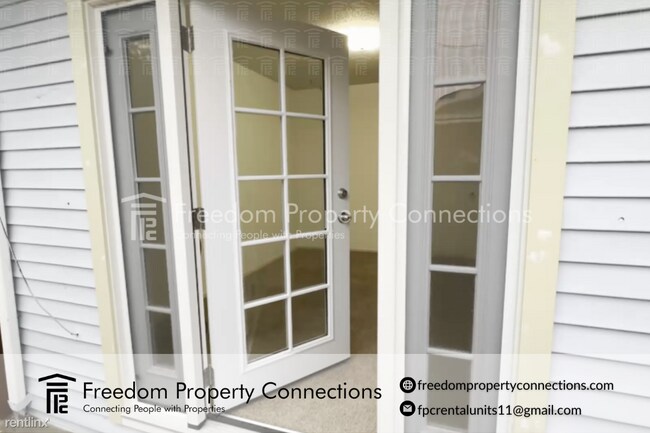 Photo - Studio, 1 bath Triplex - 253 Orion Avenue ...