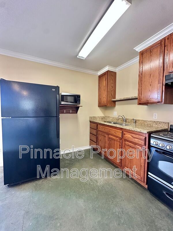 Photo - 350 W Ave L Unidad Depot Flats #14 Rental