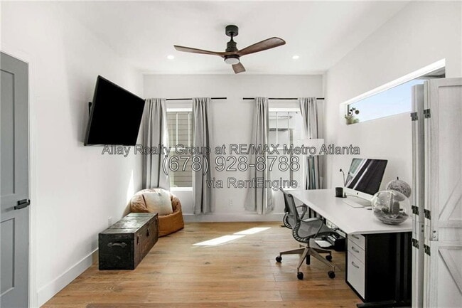 Photo - 491 Dunbar St SW