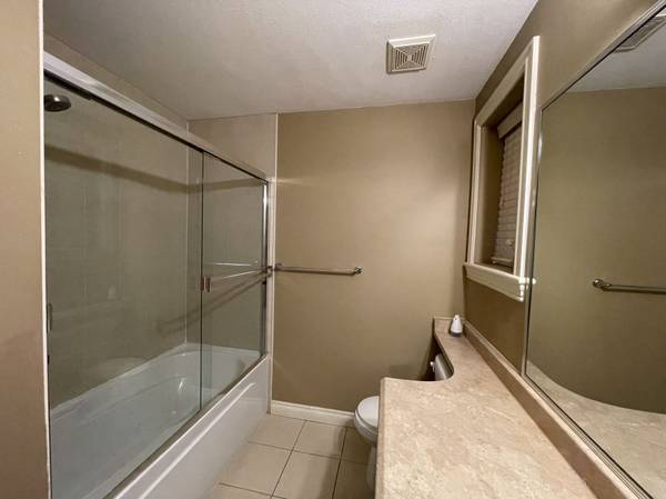 Building Photo - 17107-17184 84 Ave