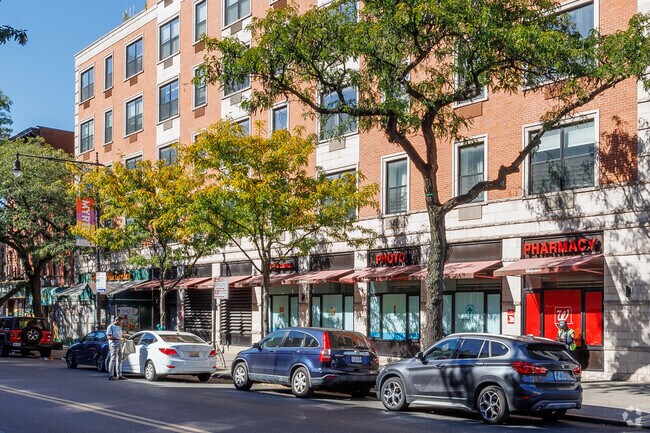 Ground building businesses - 150 Clermont