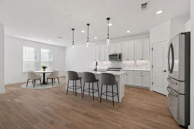 Photo - 240 Harbors Ln