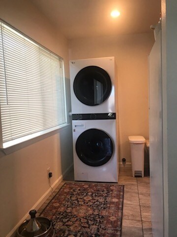 Photo - 1666 Whitton Ave