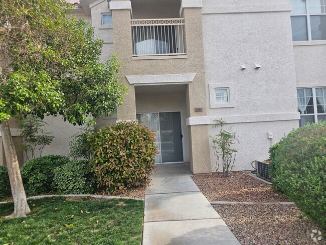 Building Photo - 2 Bedroom Townhome for Rent