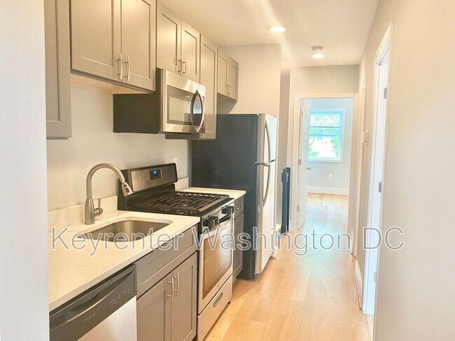 1715 Montello Ave NE Unit NE Unit 2
