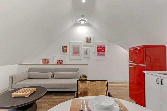 Photo - 195 Osler St Unit 1