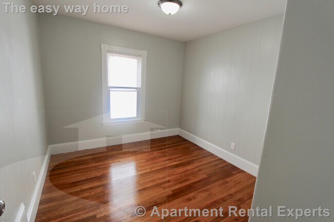 Photo - 34 Russell St Unit #2