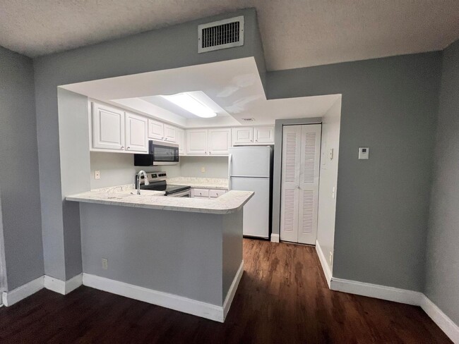 Photo - 718 Executive Center Dr Unit 111
