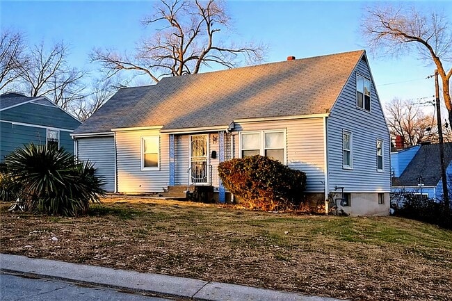 Building Photo - 4736 E 44 Terrace