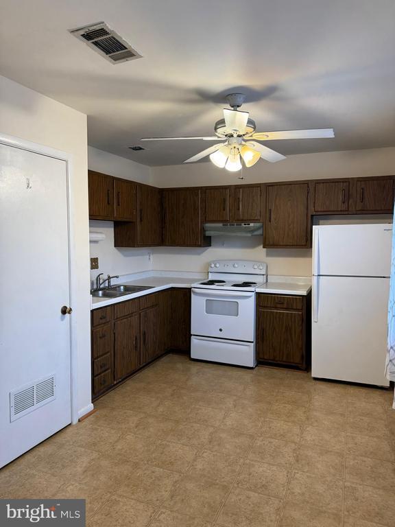 Photo - 238 Cameron St