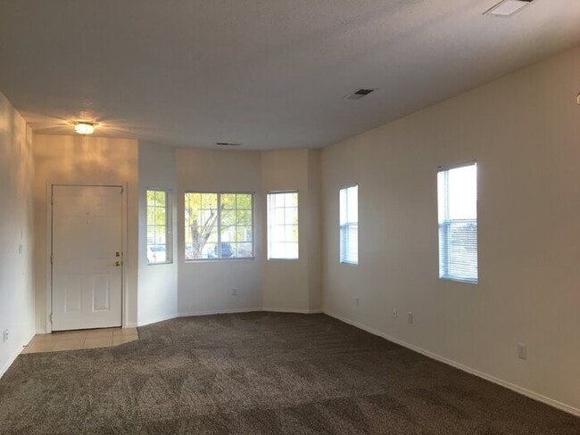 Photo - 3BR/2Living in Enchanted Hills!