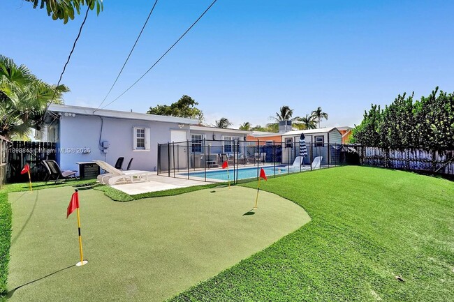 Photo - 1305 Funston St
