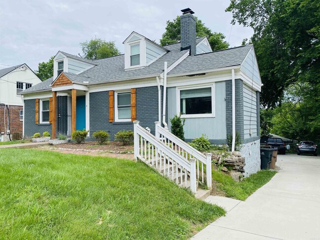 Building Photo - 1305 Stratford Ave