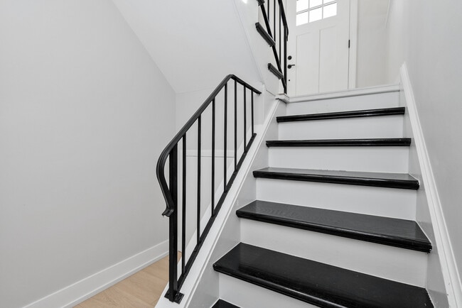 Photo - 16822 91st Ave