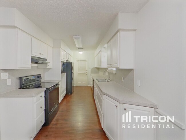 Photo - 1916 Tracey Cir