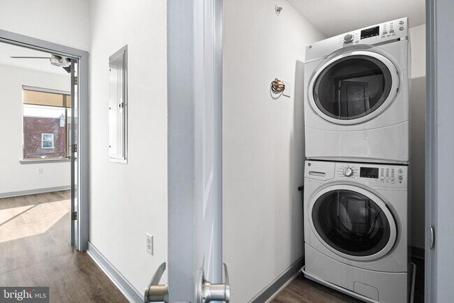 Photo - 419 W Berks St Unit 2