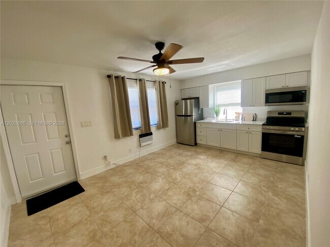 Photo - 1112 N 61st Terrace Unidad B