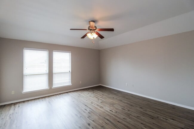 Photo - 1813 Cedar Wood Trail