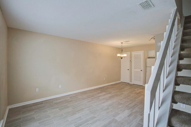 Photo - 2494 Etiwan Ave