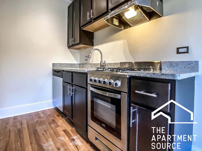 Photo - 4735 N Hermitage Ave Unit 404