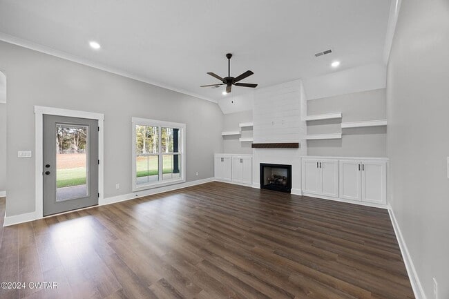 Photo - ****Beautiful New Construction-Luxury Living****