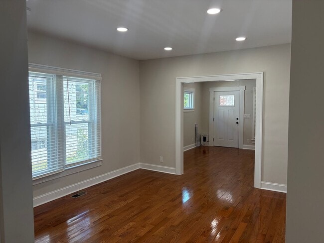 Building Photo - 182-184 E. Tompkins St. Unit 184 Rental