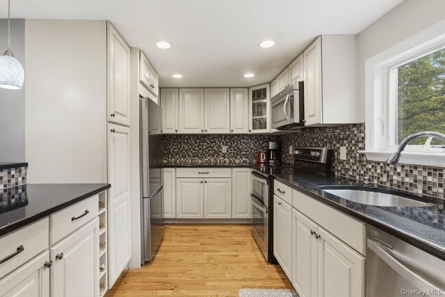 5 Adair Rd