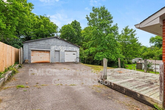 Photo - 111 River Rd