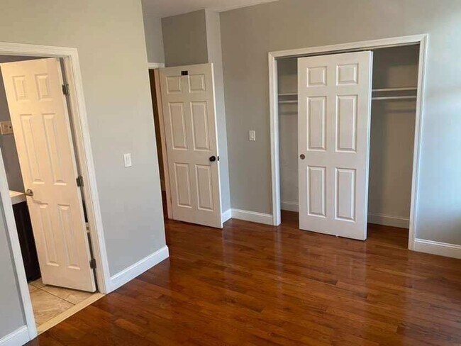 Photo - 1841 W Master St