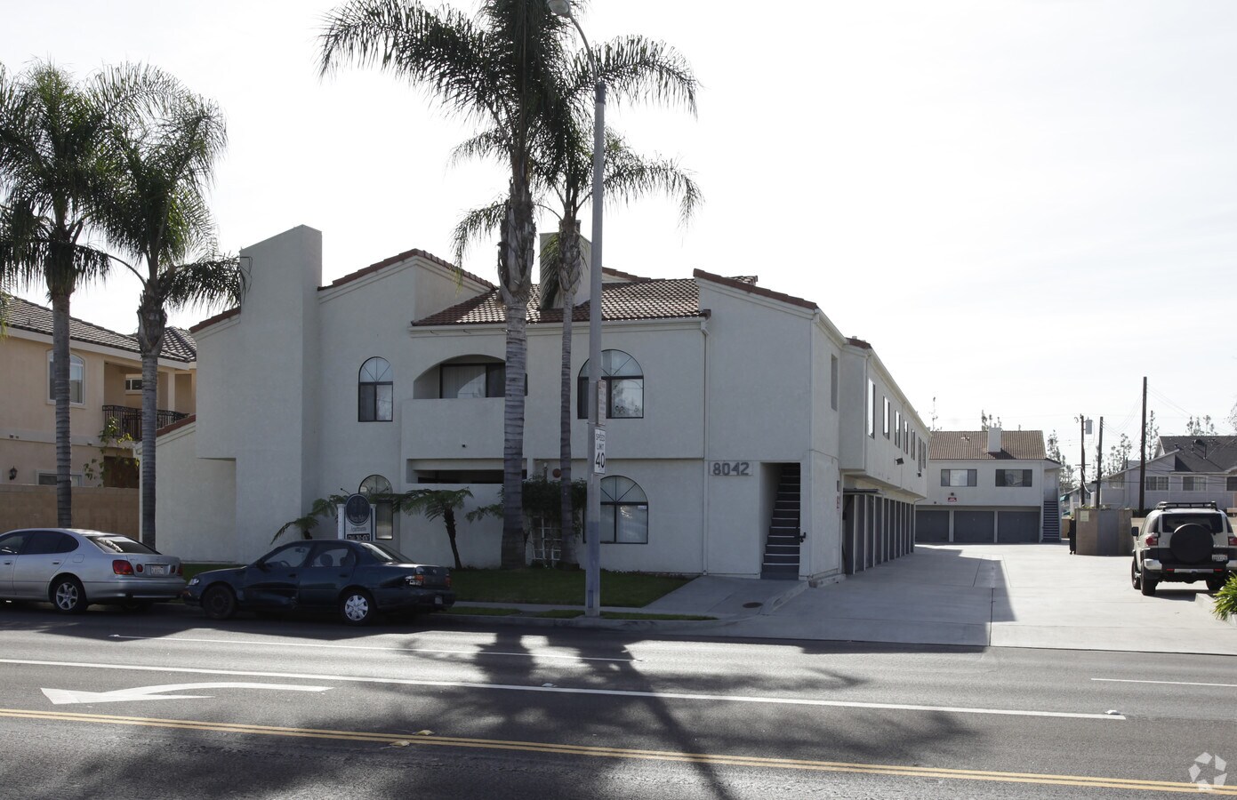 Buena Palms Apartments - Buena Palms Apartments