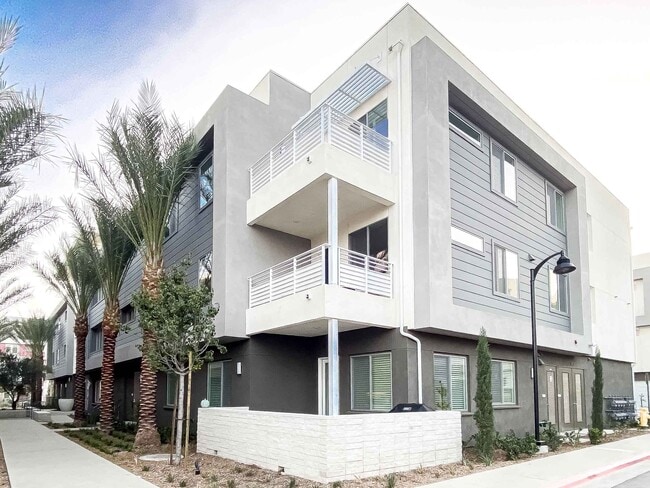 Building Photo - 1893 Union St