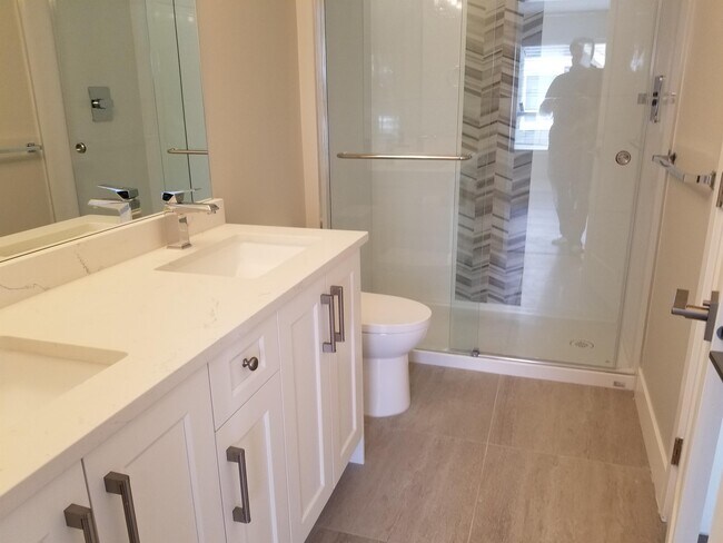 Photo - 430 Duncan St