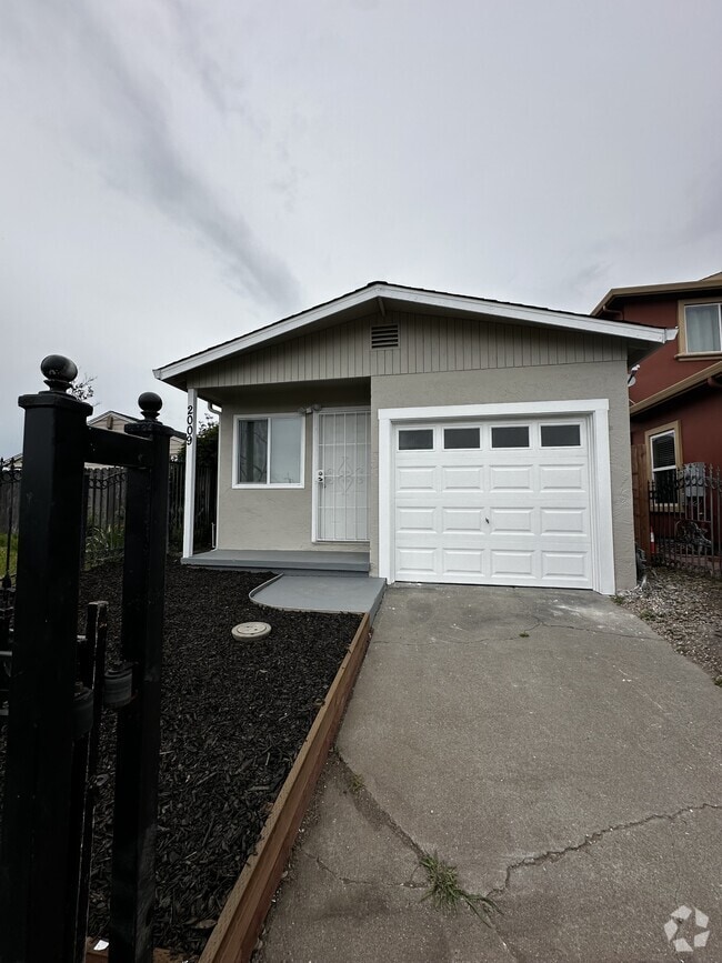 Building Photo - 2009 Cutting Blvd Rental