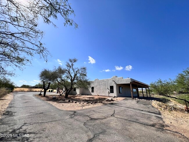 Photo - 1040 N Wentworth Rd